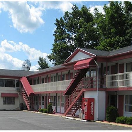 Red Carpet Inn Endicott Exterior photo